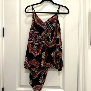Sleeveless‎ colorful asymmetrical hem shirt